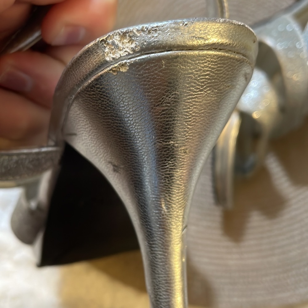 Apt. 9 Silver Heels‎ - Picture 6 of 8